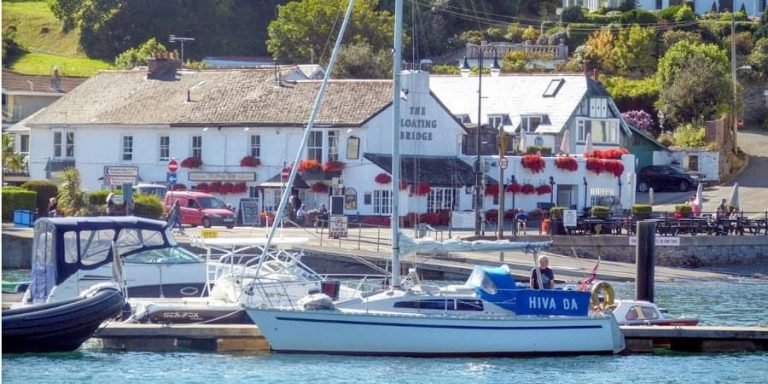 Best Seaside Bars & Eateries in Devon