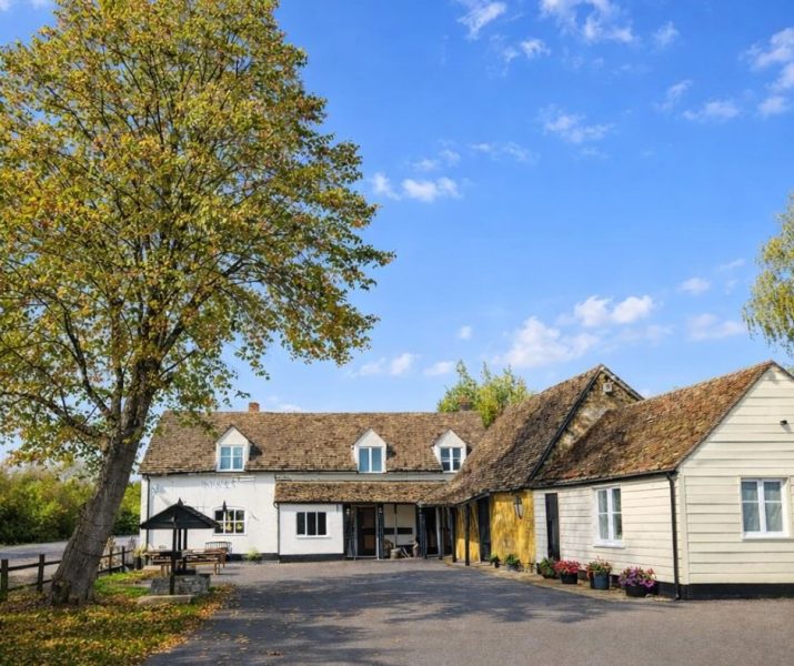 Hobnails frontage (1)