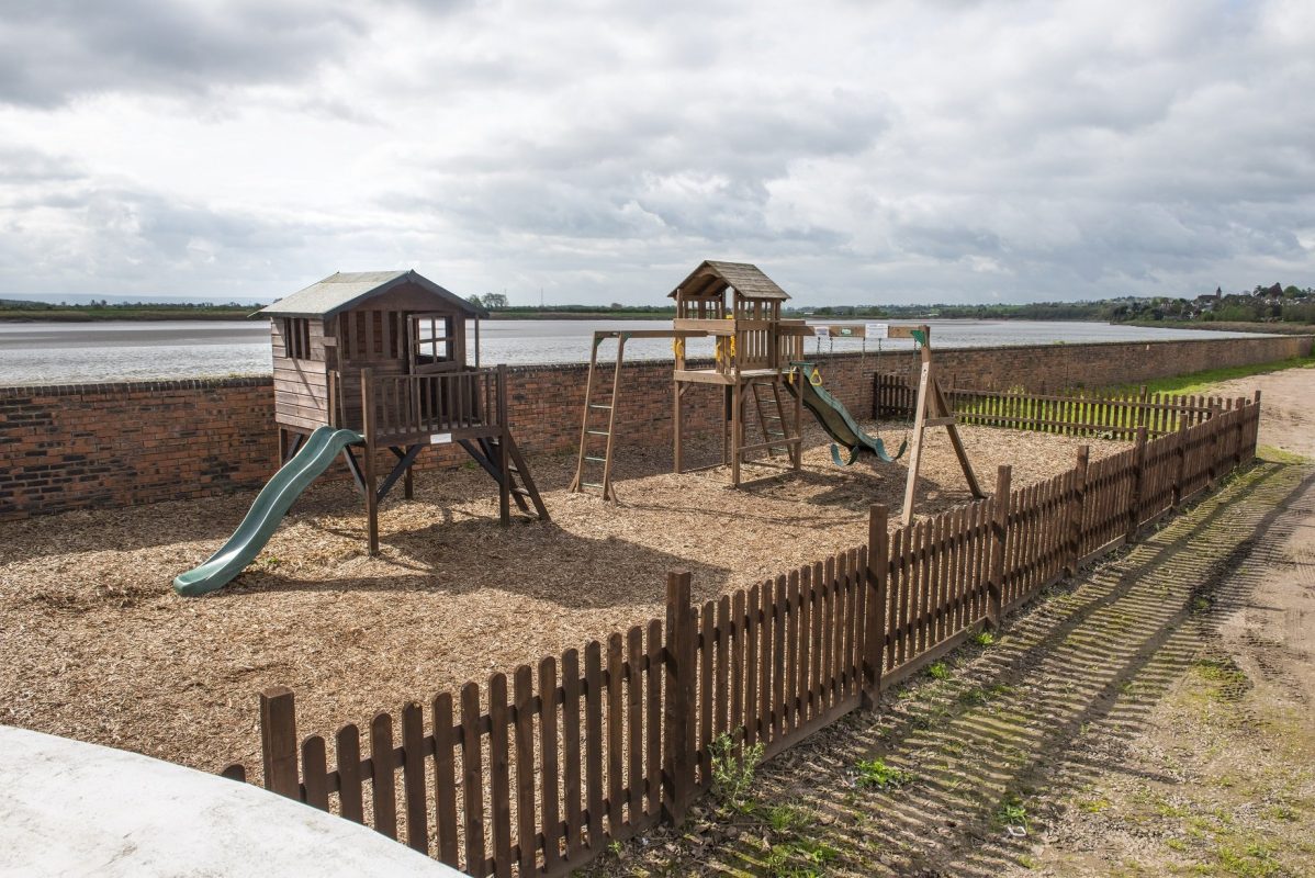 White_Hart_Play_Area_02
